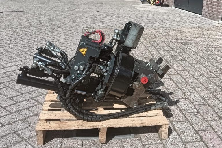 heggenschaar cw05 cw10 aanbouwdelen te huur huren verhuur bezorgen kwaliteit niet duur goedkoop korting baak cangini hemach vlemmix giant hyundai komatsu knikmops